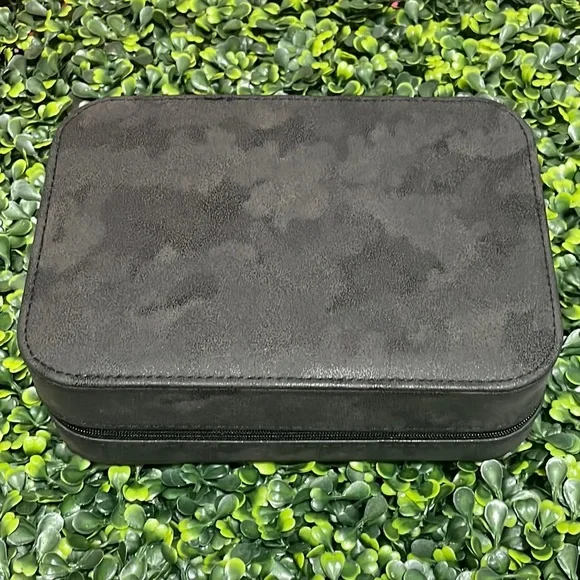 🎉❤️ NEW Grace Black Jewelry Travel Zip Closure Case Gifts - Picture 1 of 6